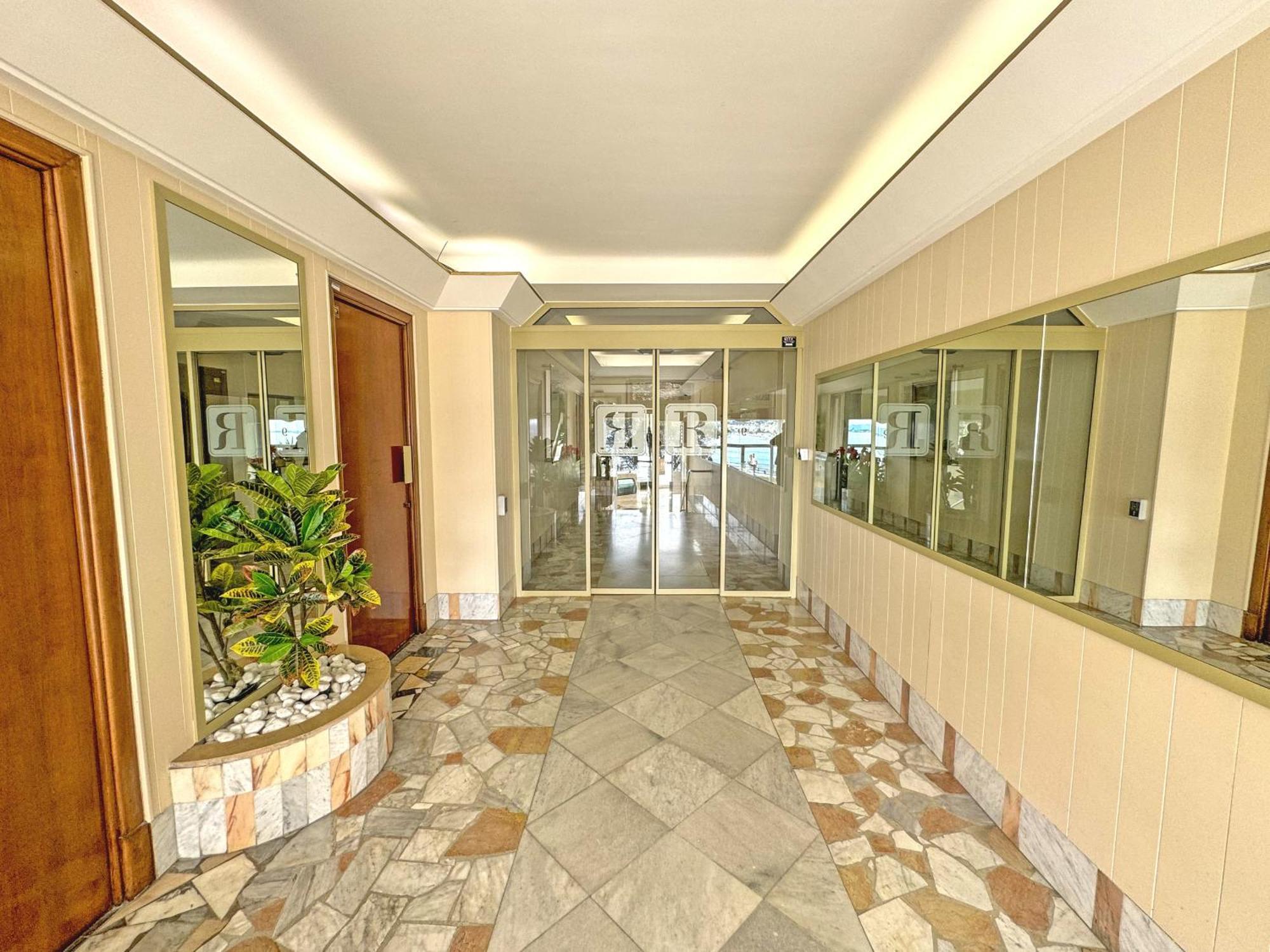 Promenade Holiday - Rocamare Promenade Ницца Экстерьер фото